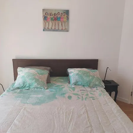 Newly Renovated With Free Street Parking Apartmán