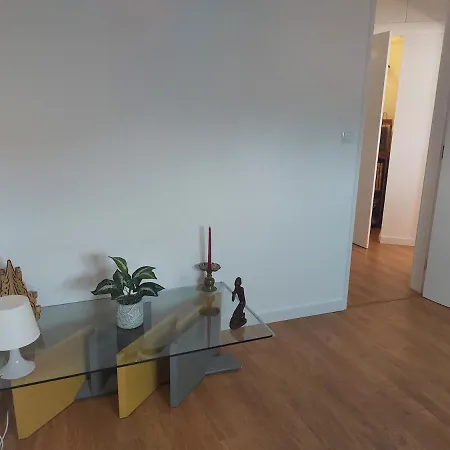 Apartmán Newly Renovated With Free Street Parking