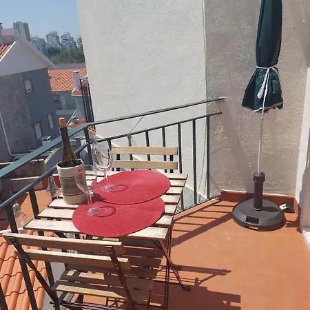 Newly Renovated With Free Street Parking * Cascais
