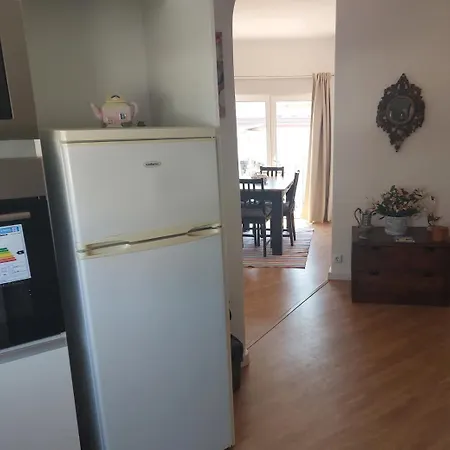 Newly Renovated With Free Street Parking Cascais