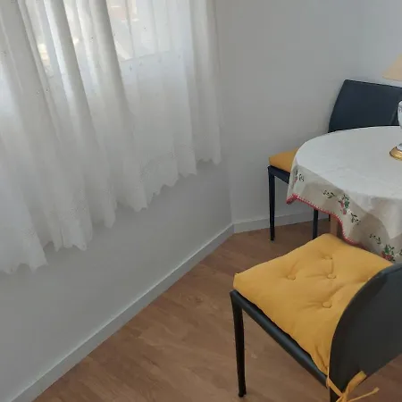 Newly Renovated With Free Street Parking Lejlighed Cascais