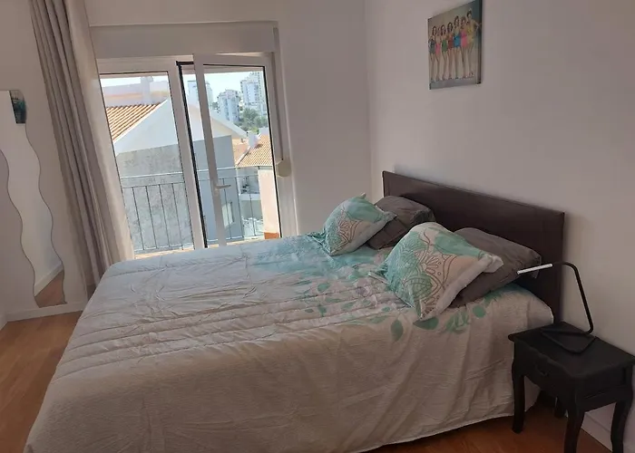 Apartmán Newly Renovated With Free Street Parking