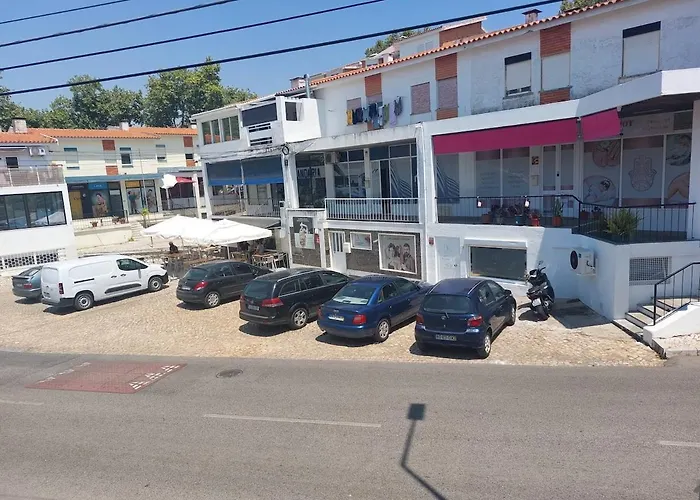 Newly Renovated With Free Street Parking *