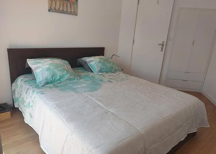 Апартаменты Newly Renovated With Free Street Parking *
