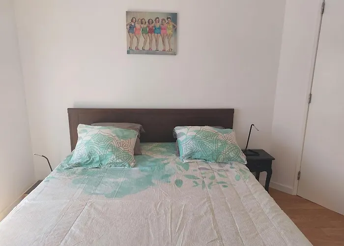 Newly Renovated With Free Street Parking Апартаменты