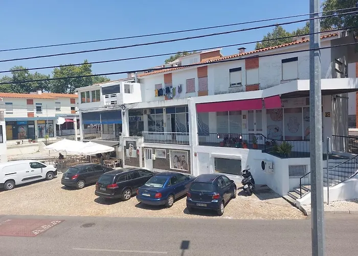Newly Renovated With Free Street Parking Апартаменты