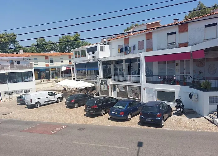 Newly Renovated With Free Street Parking Апартаменты *